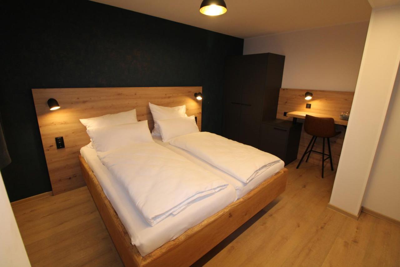 מונשאו Der Hirsch Hotel מראה חיצוני תמונה