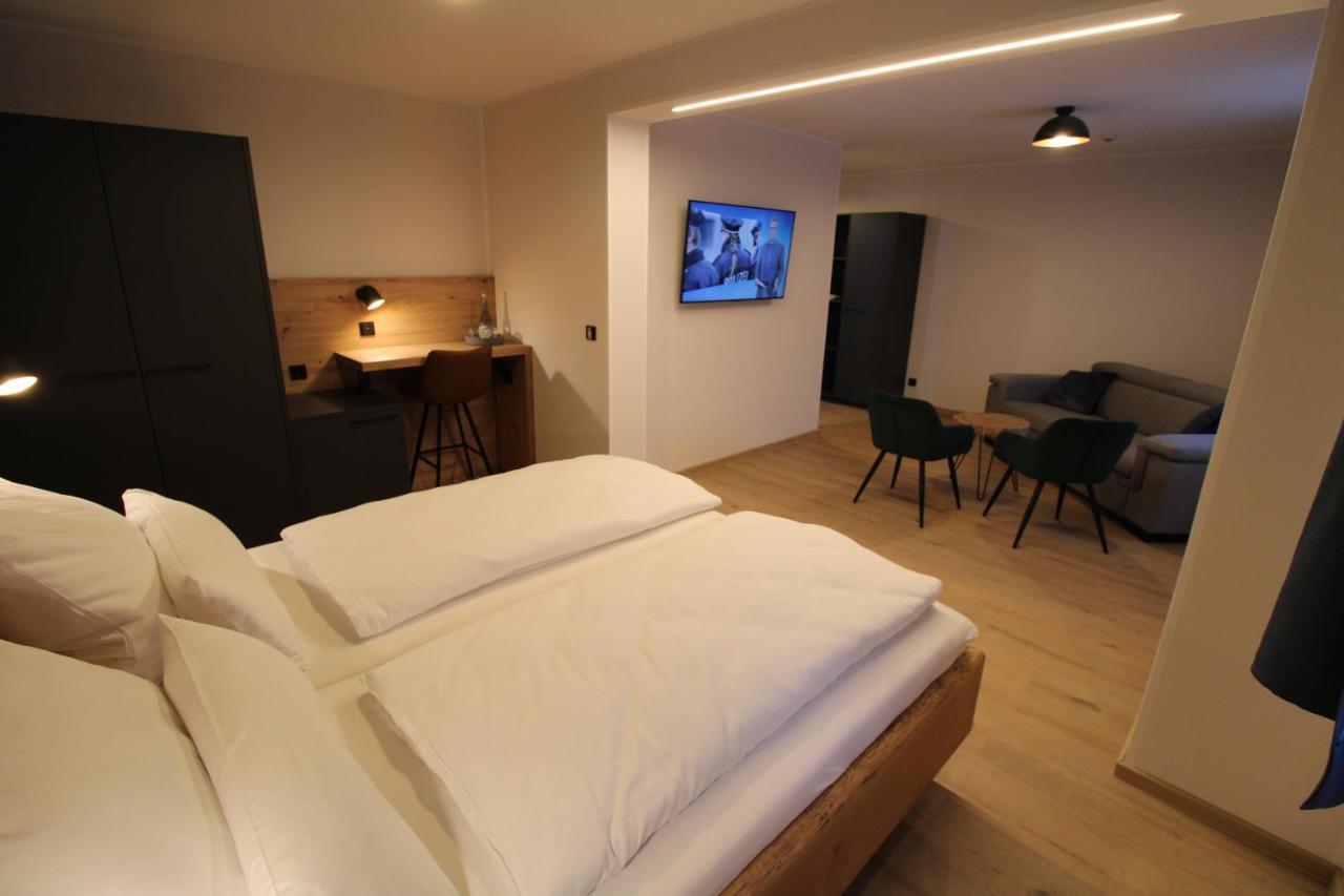 מונשאו Der Hirsch Hotel מראה חיצוני תמונה