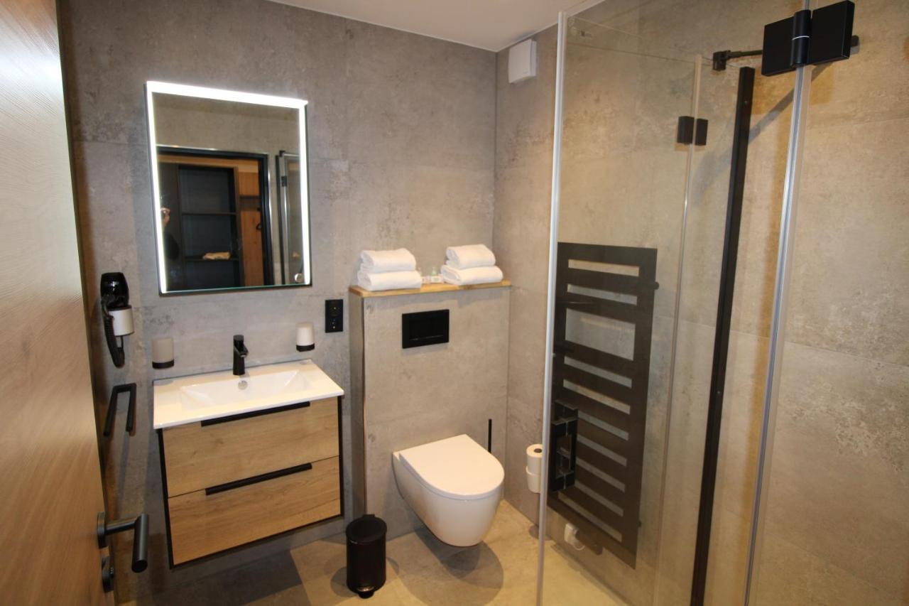 מונשאו Der Hirsch Hotel מראה חיצוני תמונה