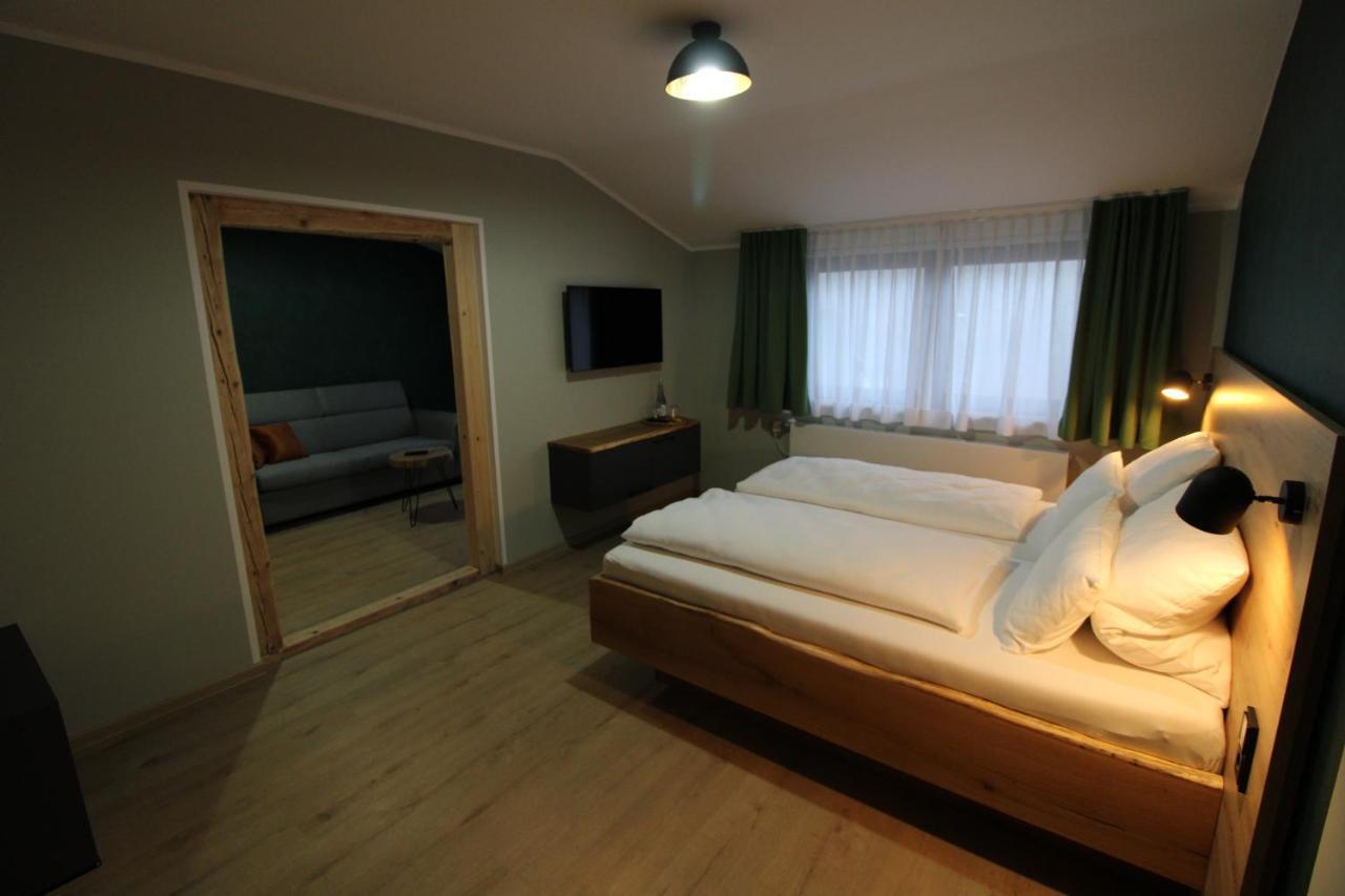 מונשאו Der Hirsch Hotel מראה חיצוני תמונה