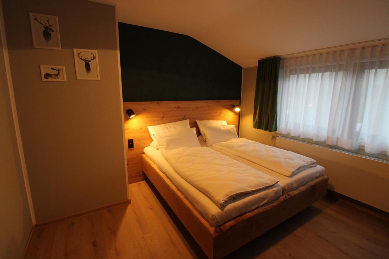 מונשאו Der Hirsch Hotel מראה חיצוני תמונה