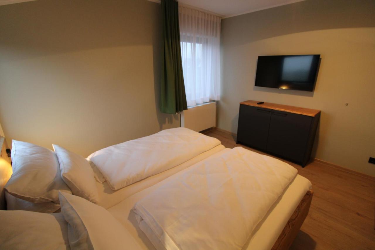 מונשאו Der Hirsch Hotel מראה חיצוני תמונה