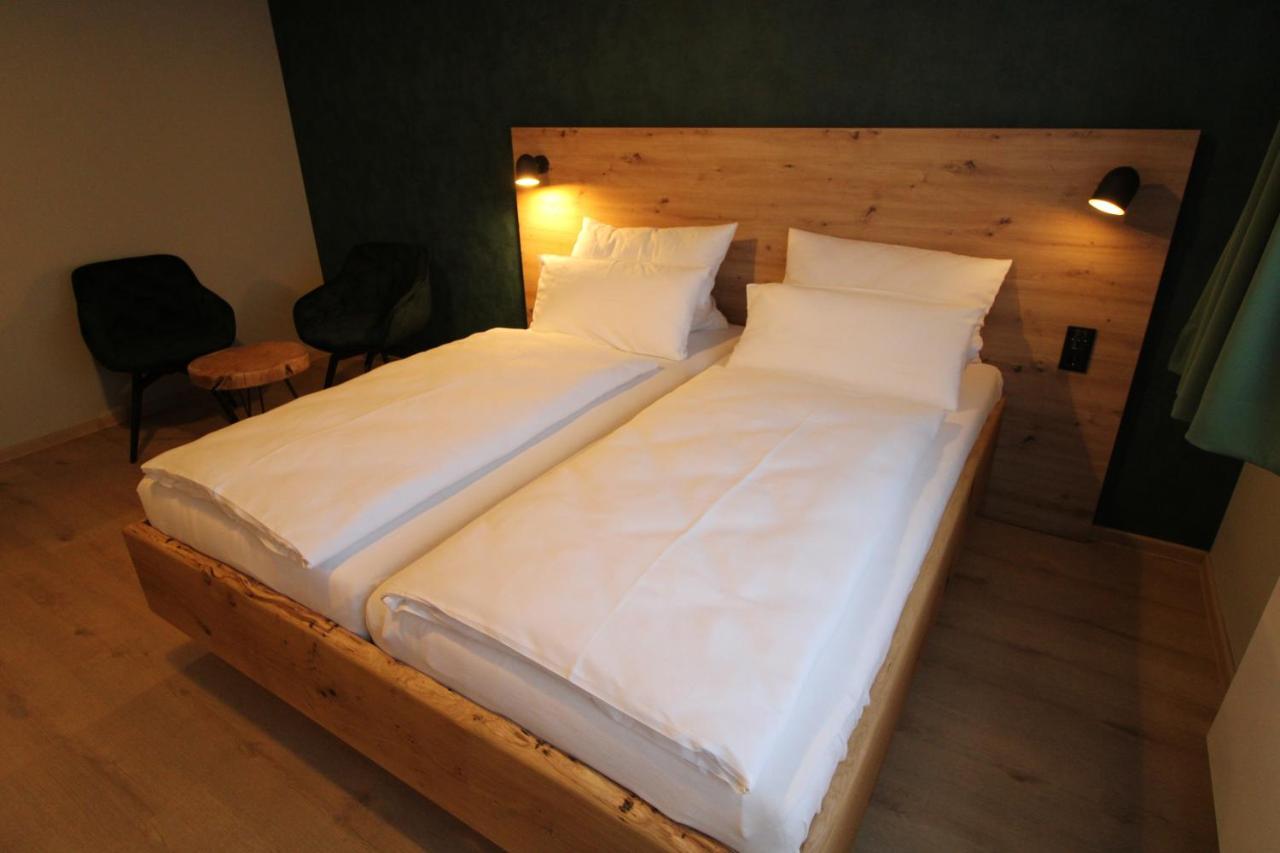 מונשאו Der Hirsch Hotel מראה חיצוני תמונה