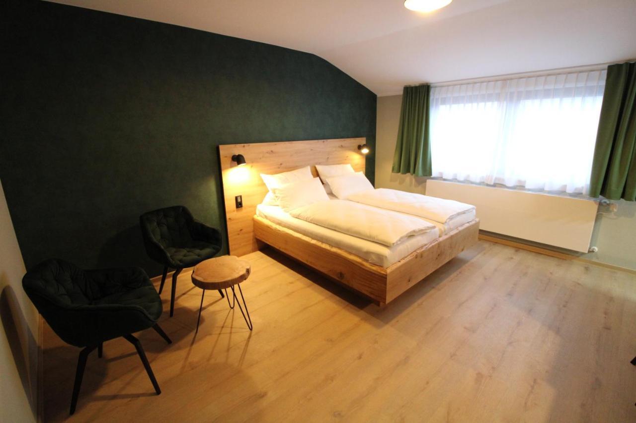 מונשאו Der Hirsch Hotel מראה חיצוני תמונה