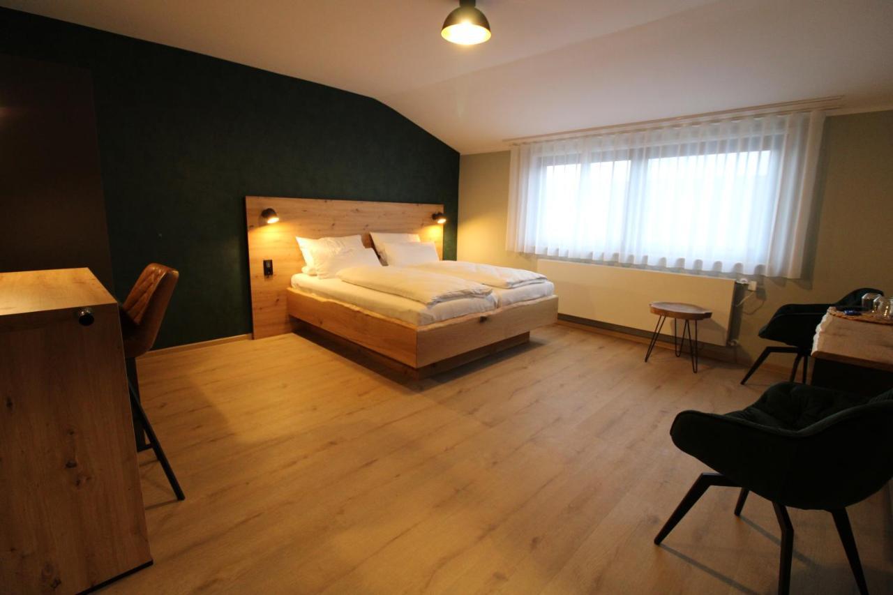 מונשאו Der Hirsch Hotel מראה חיצוני תמונה