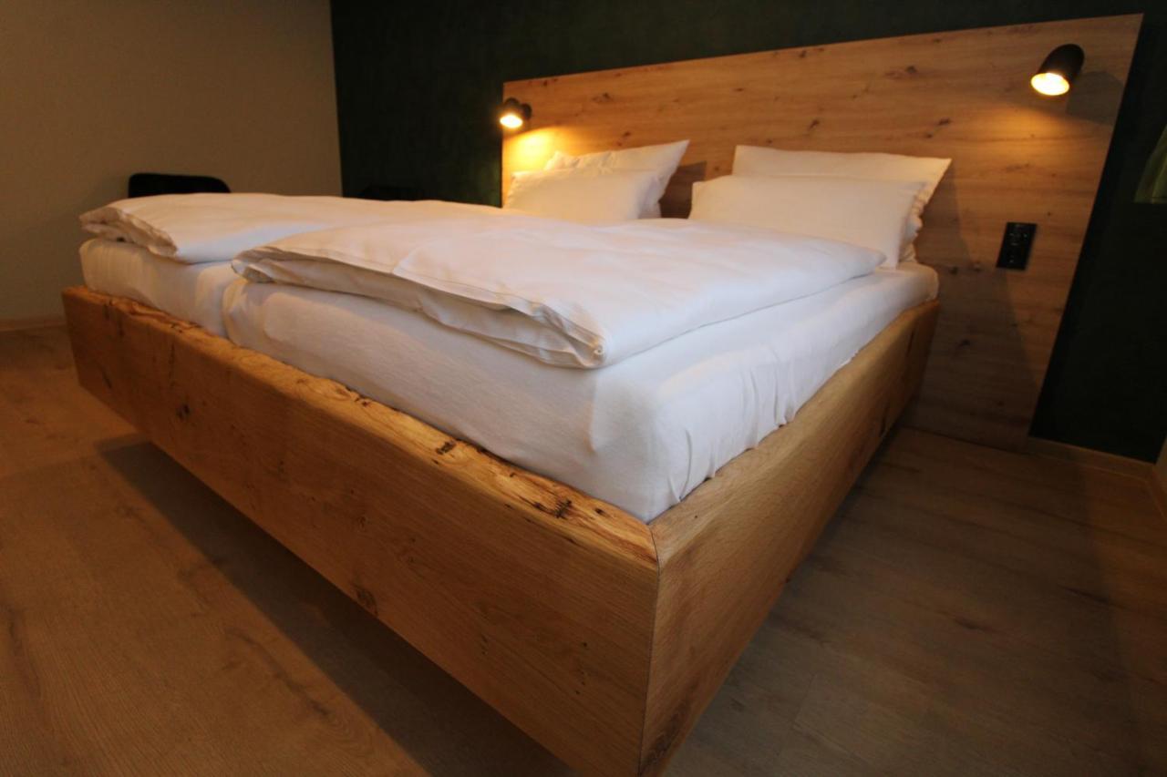 מונשאו Der Hirsch Hotel מראה חיצוני תמונה