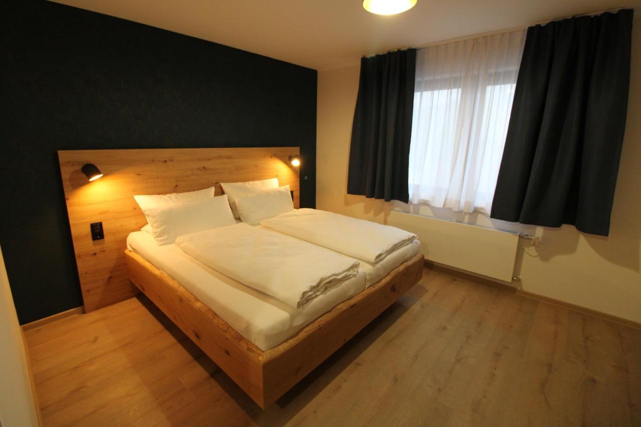 מונשאו Der Hirsch Hotel מראה חיצוני תמונה